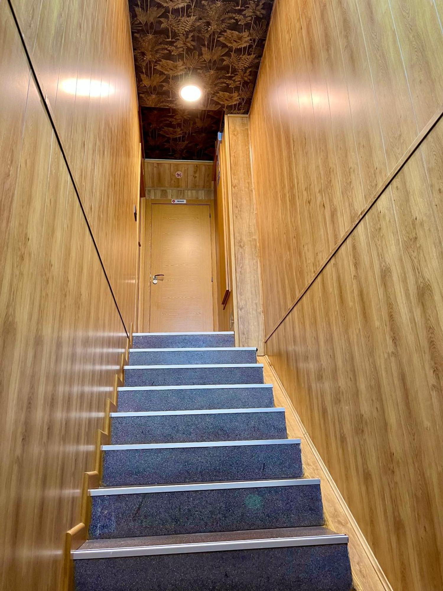Velvet Hostel Madrid Exterior photo